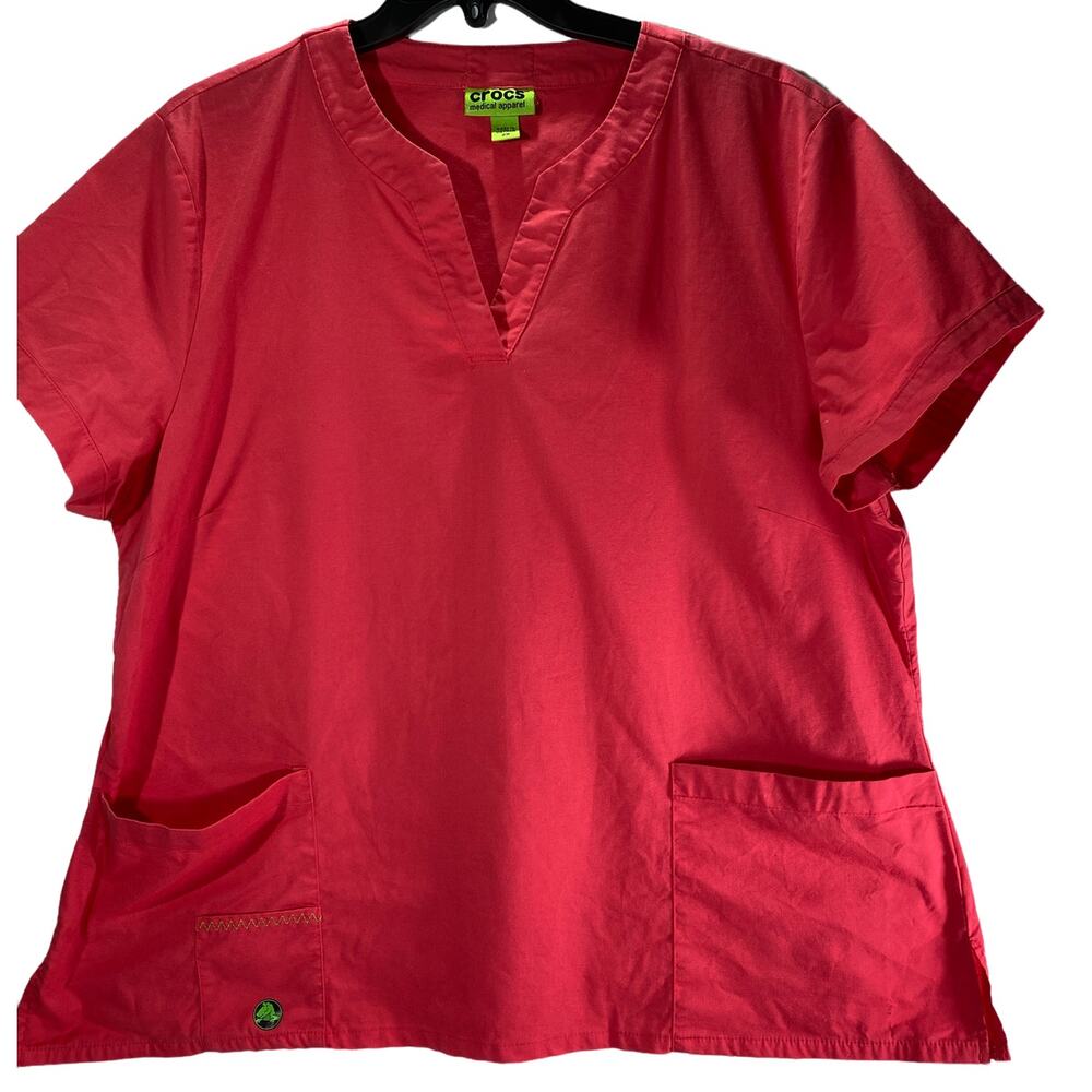 Casual Crocs Mens 2X Melon Garage Scrub With Green Logo Short Sleeve Popover Top